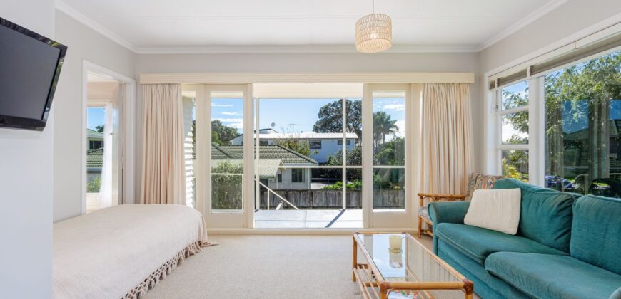 Retro Charm & Potential in Heart of Manly