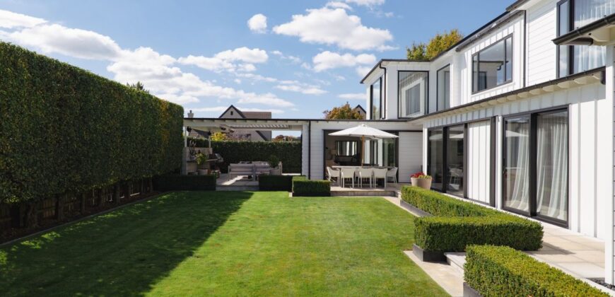 Admired Architecture, Elite location