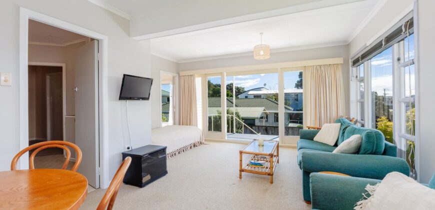 Retro Charm & Potential in Heart of Manly