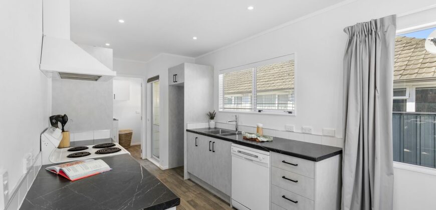 Immaculate, Sunny & Ready to Move In