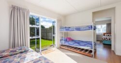 Retro Charm & Potential in Heart of Manly