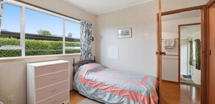 Absolute lakefront on Nisbet Terrace