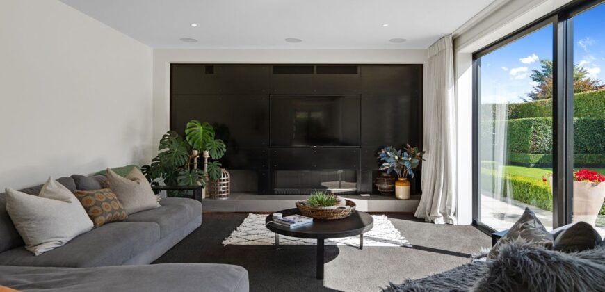 Admired Architecture, Elite location
