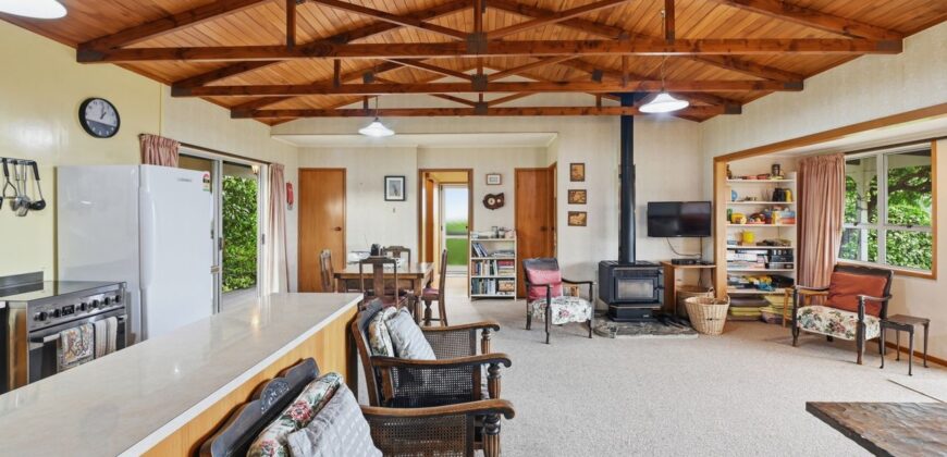 Absolute lakefront on Nisbet Terrace