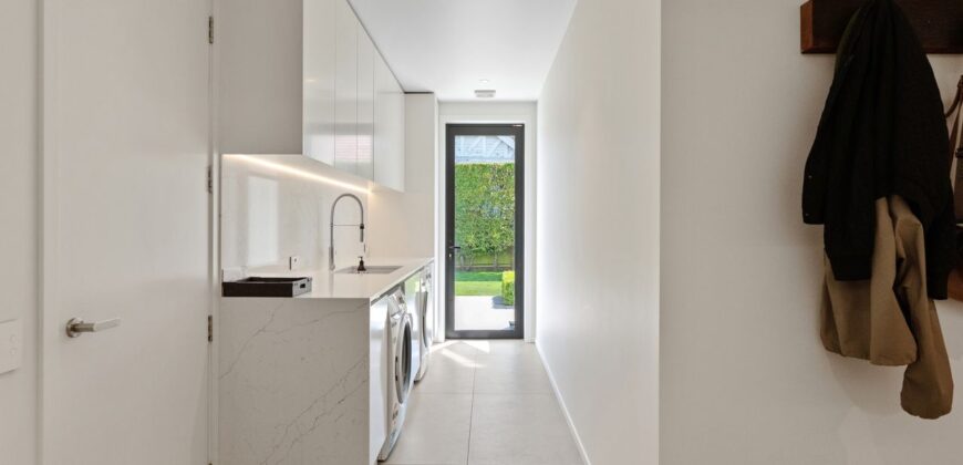 Admired Architecture, Elite location