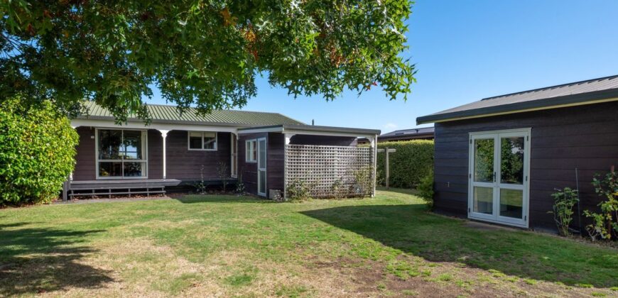 Absolute lakefront on Nisbet Terrace