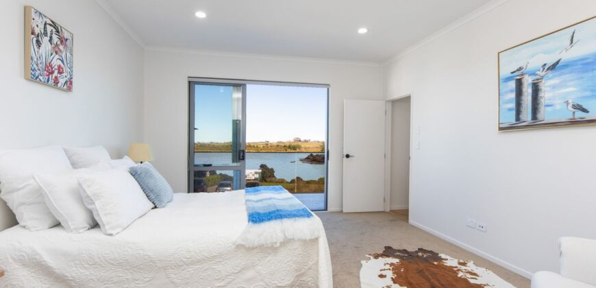 Coastal Living Meets Space and Comfort