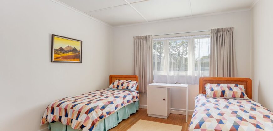 Retro Charm & Potential in Heart of Manly