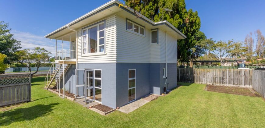 Retro Charm & Potential in Heart of Manly