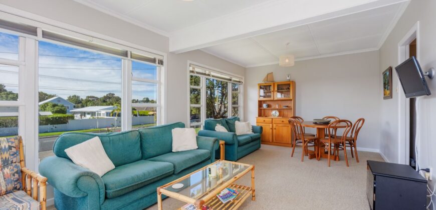 Retro Charm & Potential in Heart of Manly