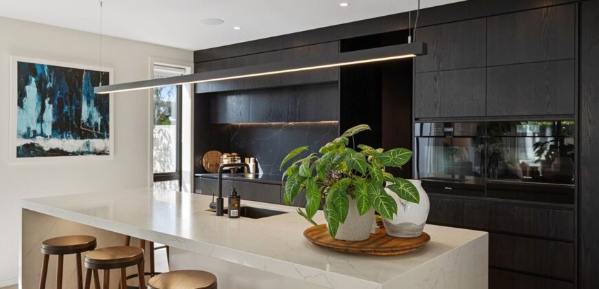 Admired Architecture, Elite location