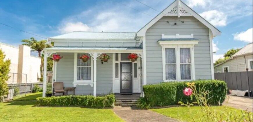 LOOKING FOR MORE THAN JUST A HOME? THIS COULD BE YOUR OPPORTUNITY!