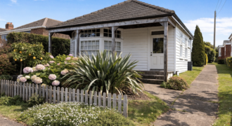 EXAMPLE — Sunny 3 Bedroom Bungalow, Mount Eden